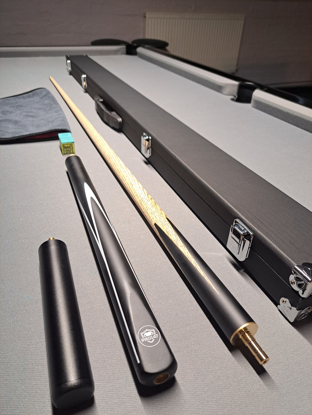 Pro147 Cue and Case Bundle