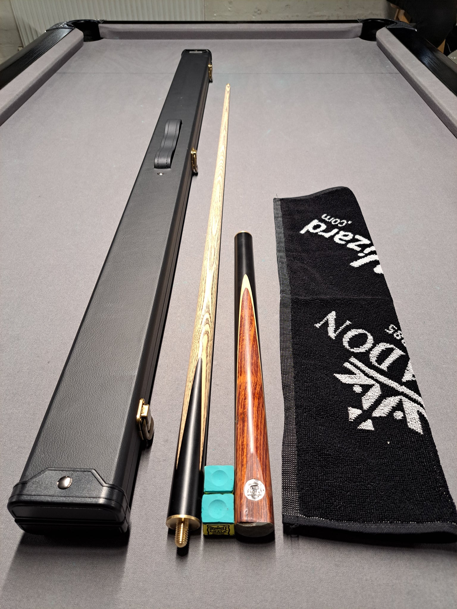 Begginer Bundle Cue, Mini Butt, Case Towel and Chalk Bundle Bull and Baize